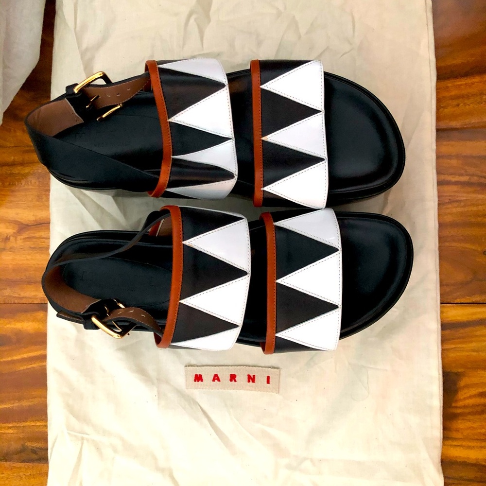 Women sandals